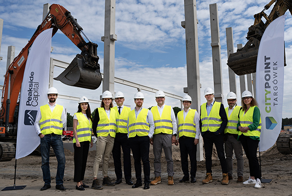 City Point Targówek powstaje w ramach rewitalizacji terenów poprzemysłowych, celem jest jest uzyskanie dla nowych nieruchomości certyfikatów na poziomie BREEAM Outstanding i LEED Platinum. 