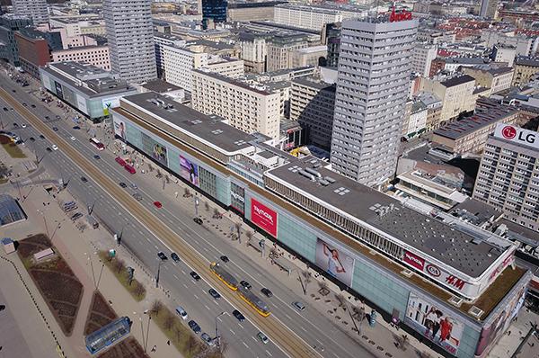 Architekci z Foster + Partners pracują nad nową koncepcją Domów Towarowych Wars Sawa Junior