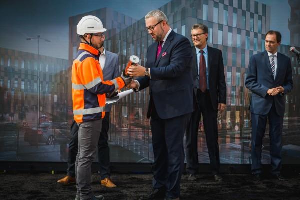 Kamień węgielny pod biurowiec High5ive