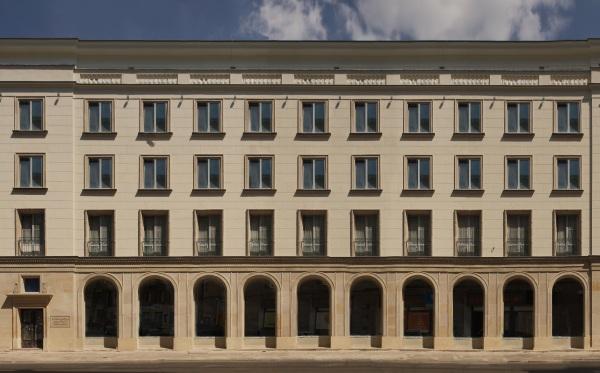 Hochtief sprzedaje kamienicę w Warszawie