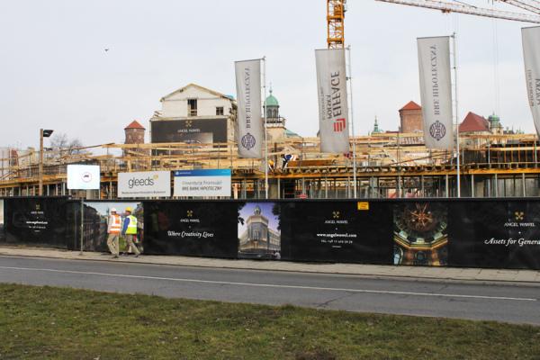 Angel Wawel pnie się do góry