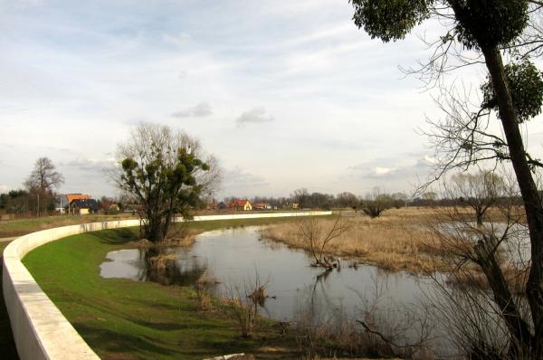 Skanska wybudowała wały przeciwpowodziowe we Wrocławiu