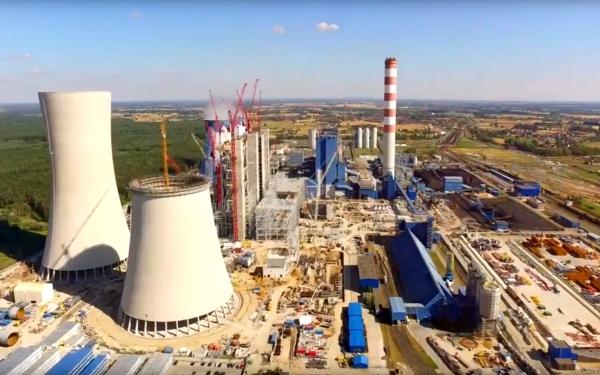 Budowa nowych bloków w Opolu na półmetku (wideo)