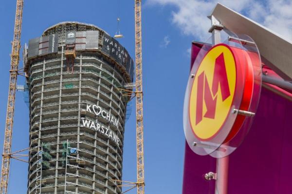 Na budynku wieżowym Warsaw Spire zawisła wiecha