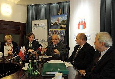 Podpisano umowę na budowę trasy Uniwersyteckiej z mostem przez Brdę