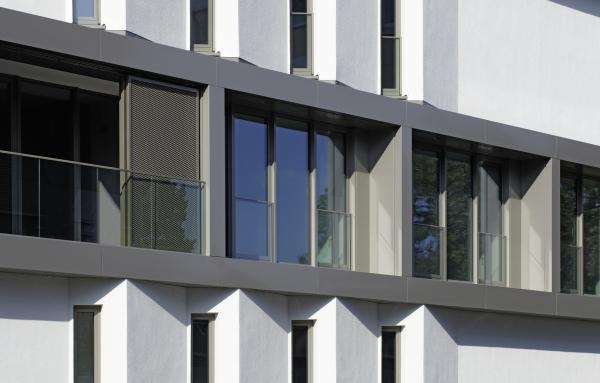 Hybrid House - budynek dobrze doświetlony