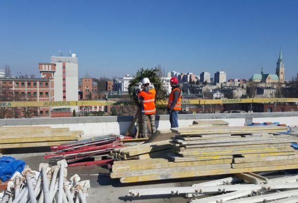 Pierwszy budynek Art Modern w stanie surowym zamkniętym