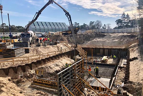 Apartamentowiec Pinea w budowie