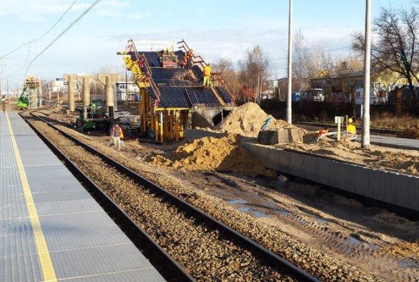 Stacja Warszawa Okęcie w toku, Radom na finiszu