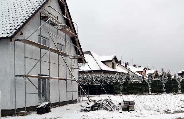 Późna zima korzyścią dla deweloperów