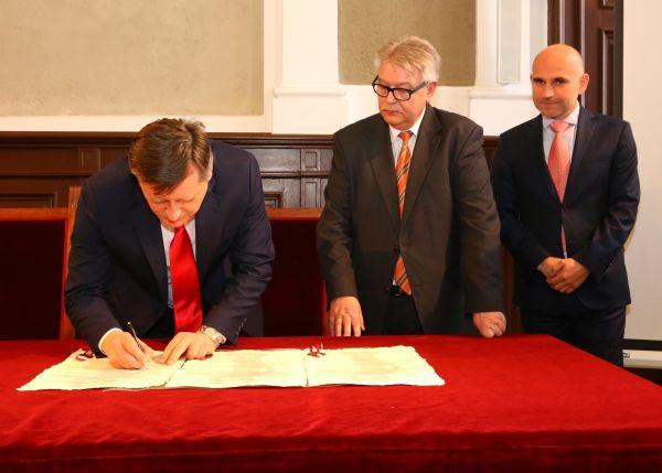 Jest umowa na budowę sądu rejonowego w Nowym Sączu w formule ppp