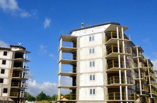 Budnex zawiesił wiechę na Osiedlu Europejskim