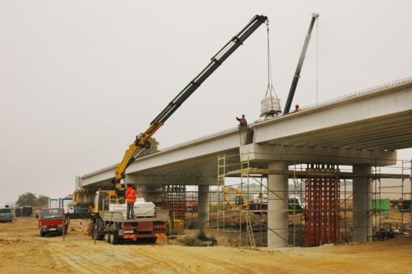 Rosną wiadukty na trzecim odcinku S5