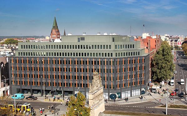 Biała membrana i srebro. Brama Portowa z certyfikatem LEED Platinium