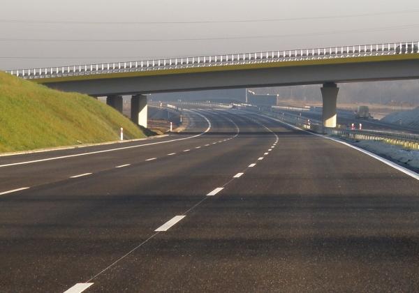 Strabag zbuduje 17 km autostrady A1