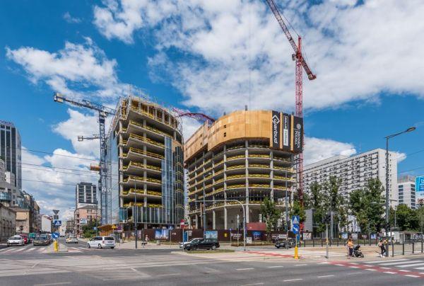 Mennica Legacy Tower obrośnie w kamień i szkło