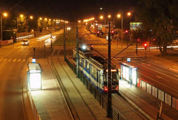 ZUE unika ryzyka i stawia na modernizację linii energetycznych