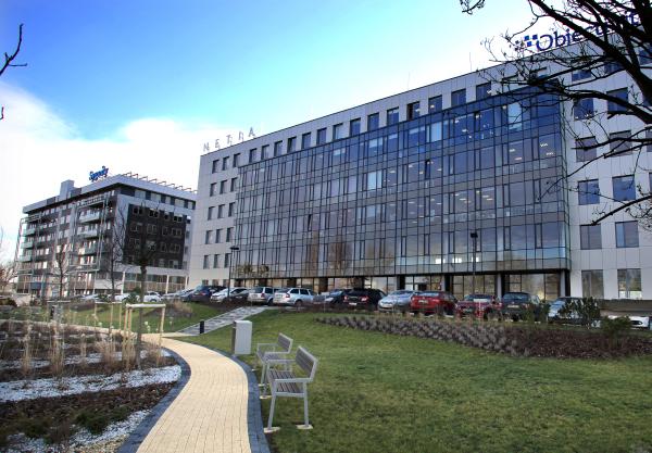 West House 1B w całości skomercjalizowany