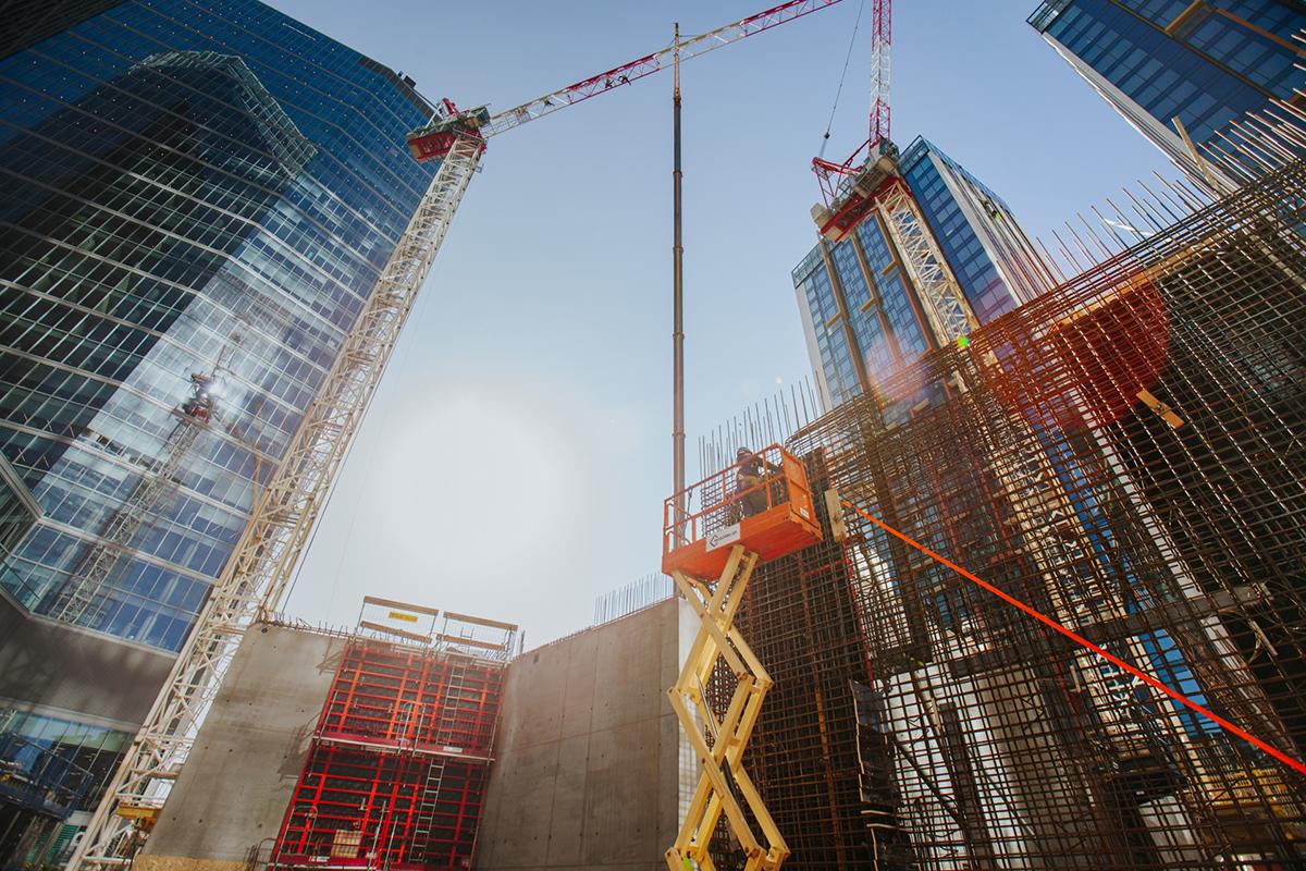 Kolejny wieżowiec w Warszawie. Skyliner II wychodzi z ziemi