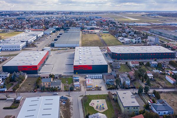 Najemca z branży farmaceutycznej w warszawskim kompleksie 7R