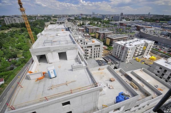 Na najwyższym budynku osiedla Dębowe Tarasy zawisła wiecha