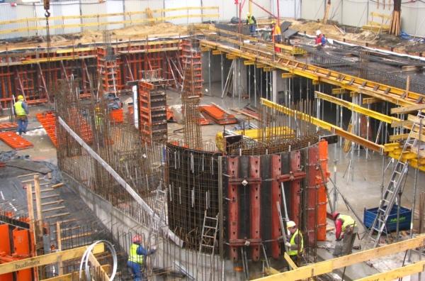 Rośnie warszawski biurowiec EQlibrium