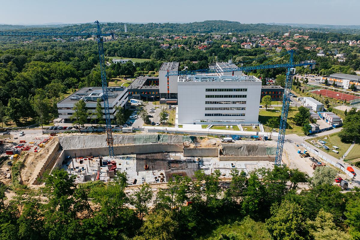 Collegium Medicum UJ w Krakowie – gotowe fundamenty pod kolejny budynek