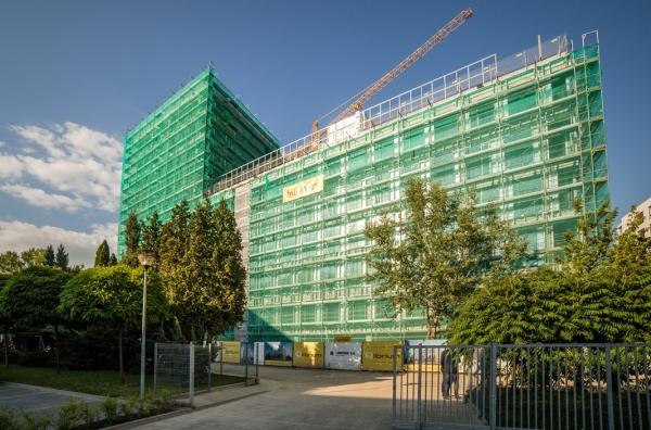 Na biurowcu EQlibrium zawisła wiecha