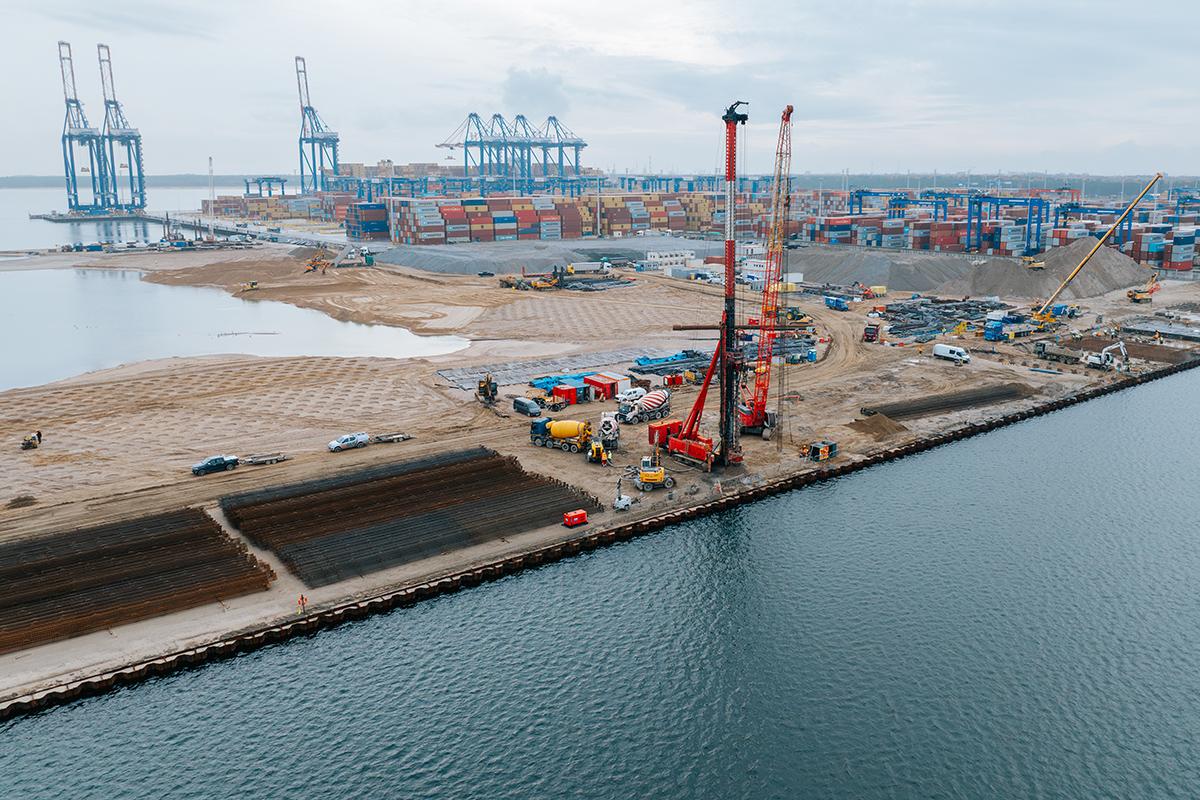 30 ton stali dziennie. Soletanche realizuje fundamenty dla Terminala T5 w Porcie Gdańsk