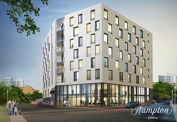 Modernistyczny Hampton by Hilton w centrum Wrocławia